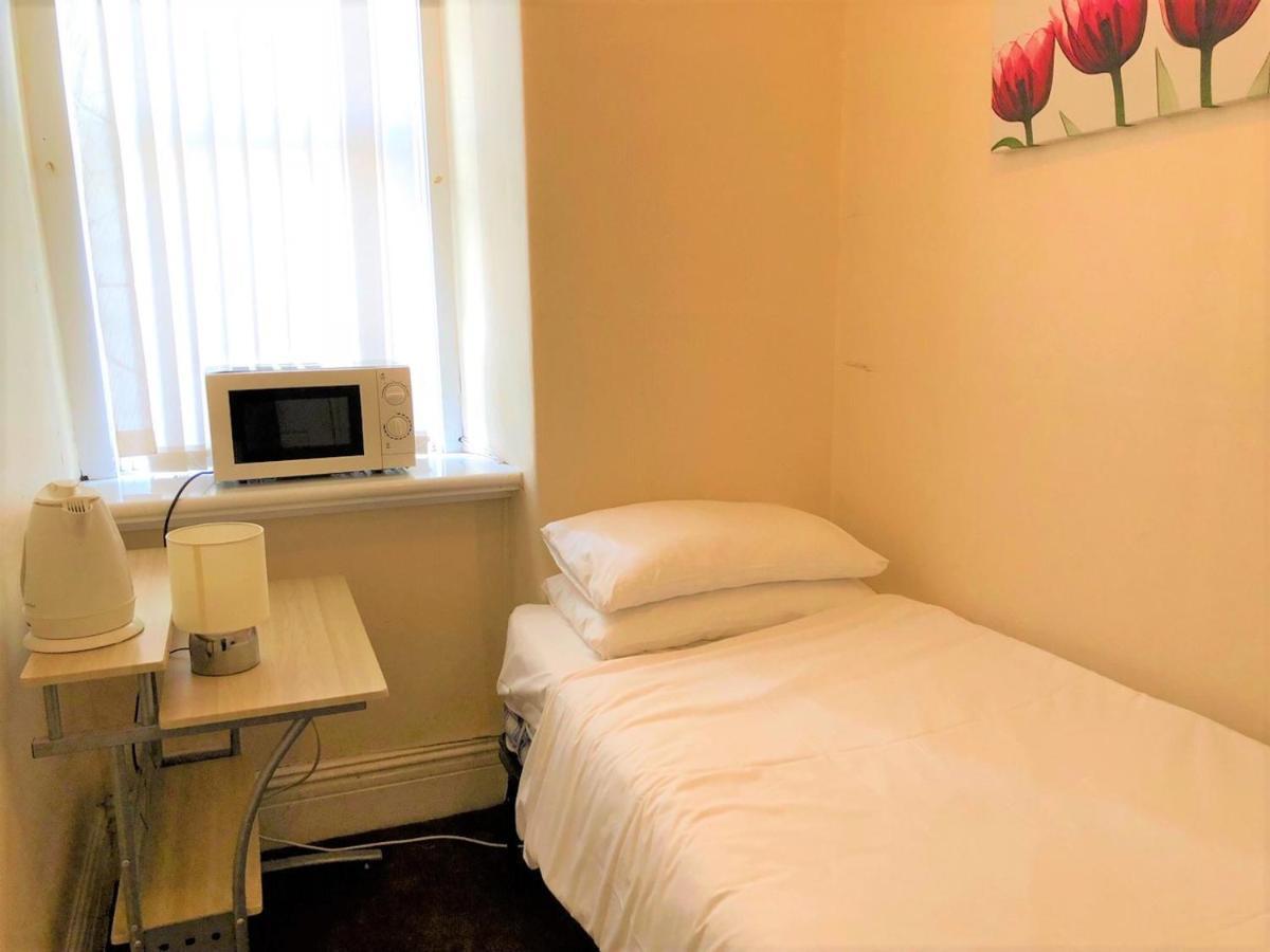 Budget Rooms Crosskeys Newport  Eksteriør billede