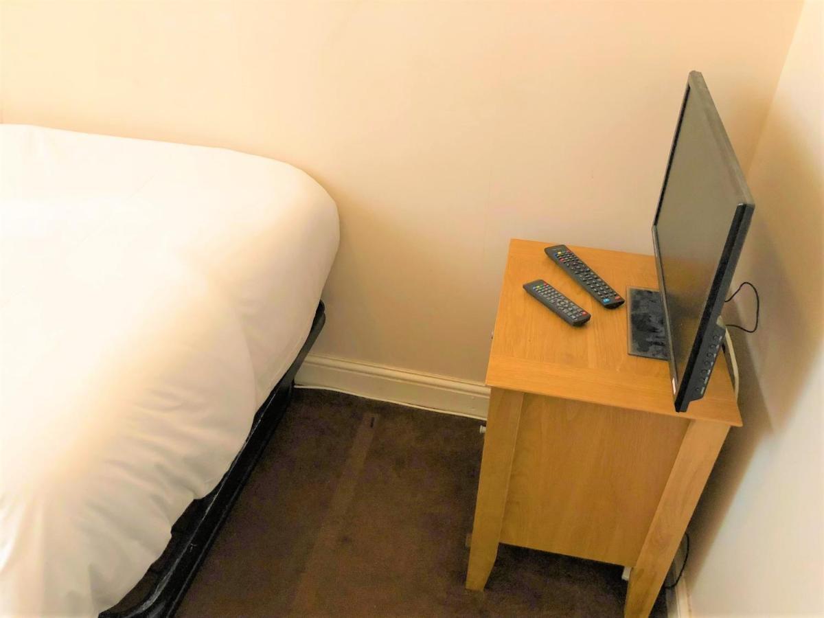 Budget Rooms Crosskeys Newport  Eksteriør billede